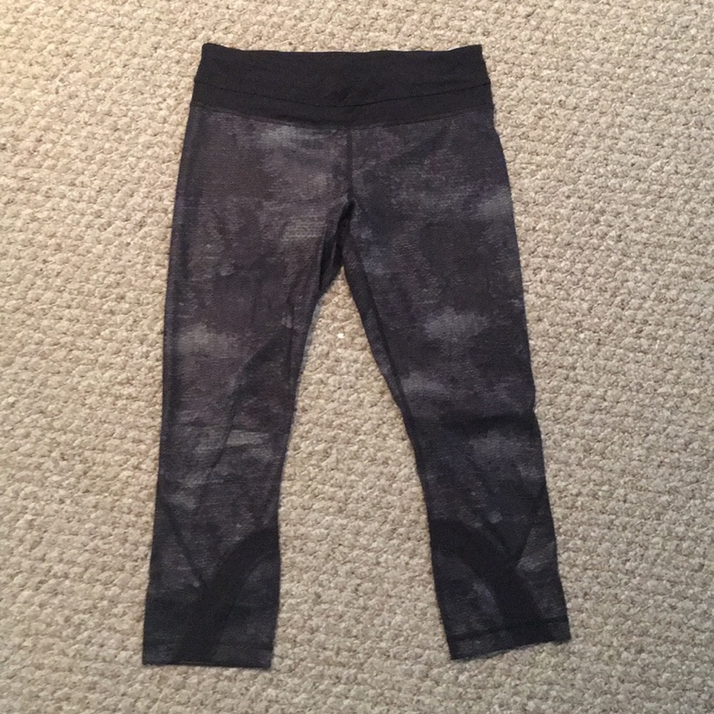 Lululemon run inspire crop size 6
